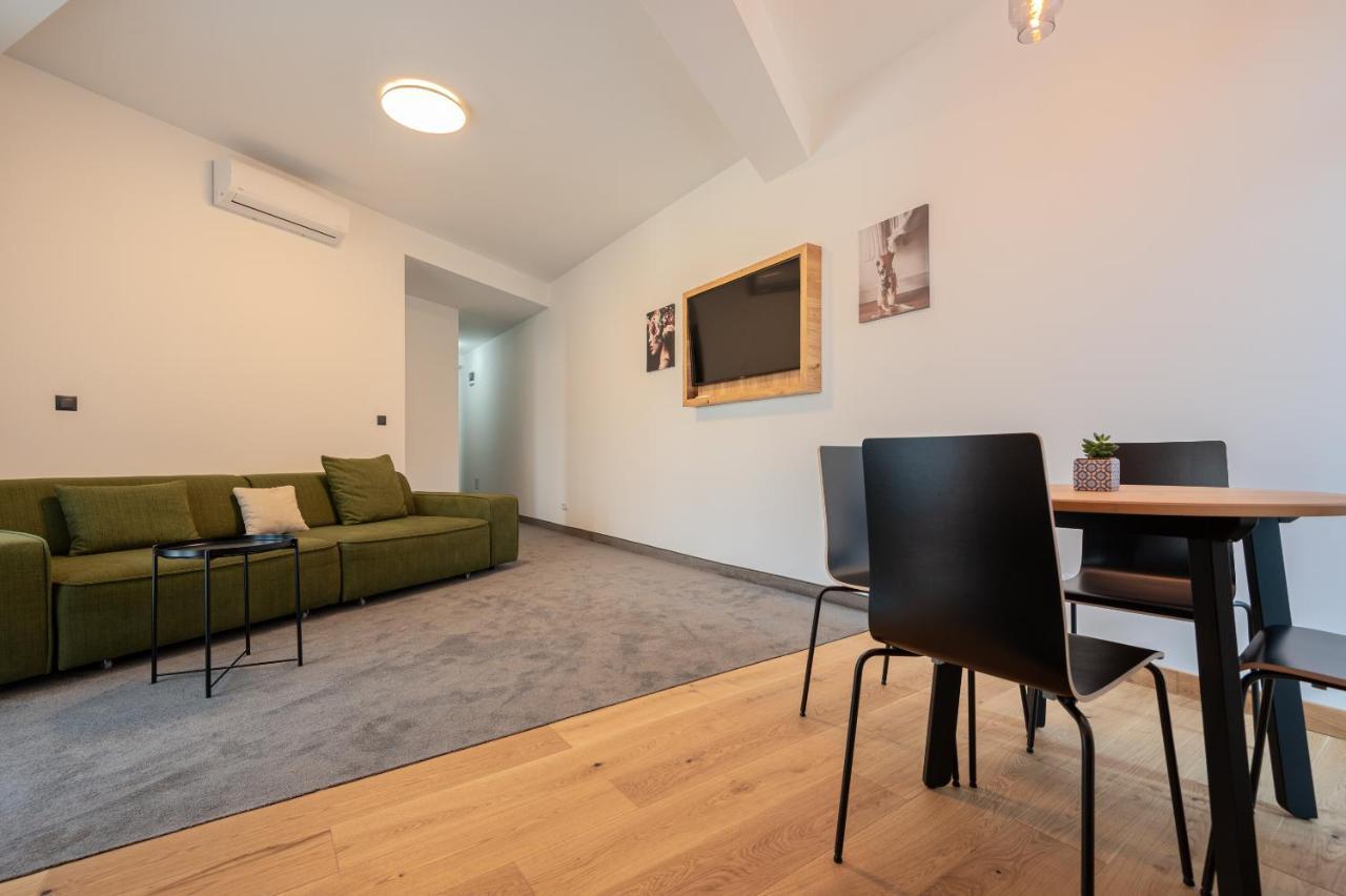 Calvin Aparthotel ออราแด ภายนอก รูปภาพ