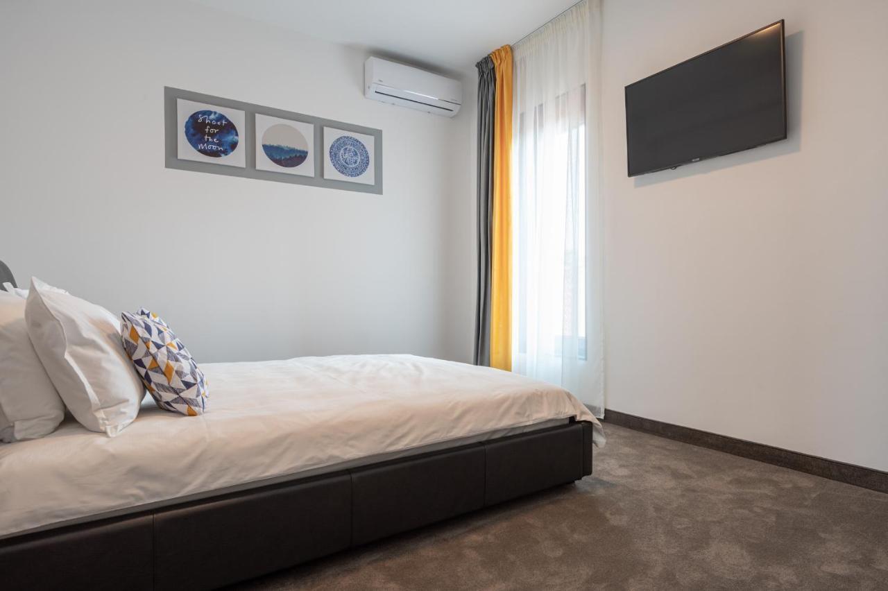 Calvin Aparthotel ออราแด ภายนอก รูปภาพ