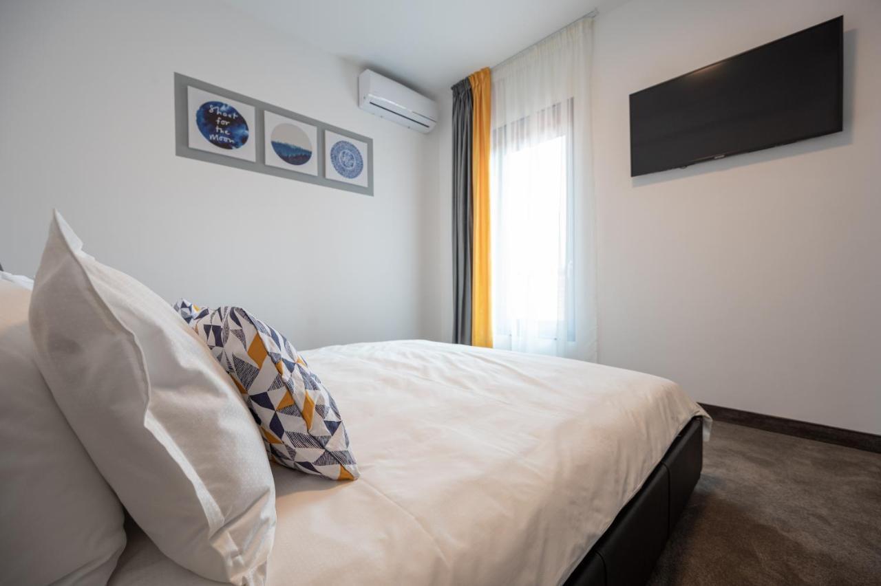 Calvin Aparthotel ออราแด ภายนอก รูปภาพ