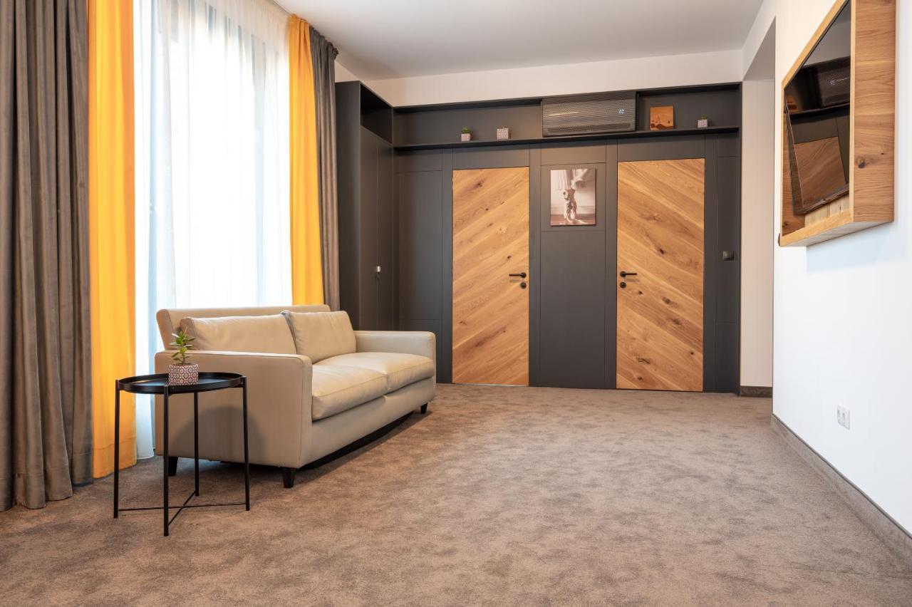 Calvin Aparthotel ออราแด ภายนอก รูปภาพ